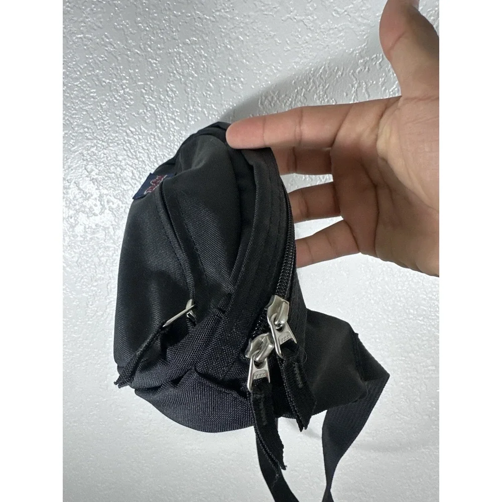 JanSport Fifth Avenue Fanny Pack Black Shoulder Crossbody Tote Bag Buckle Zip